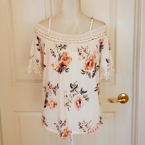 Cold shoulder florak top